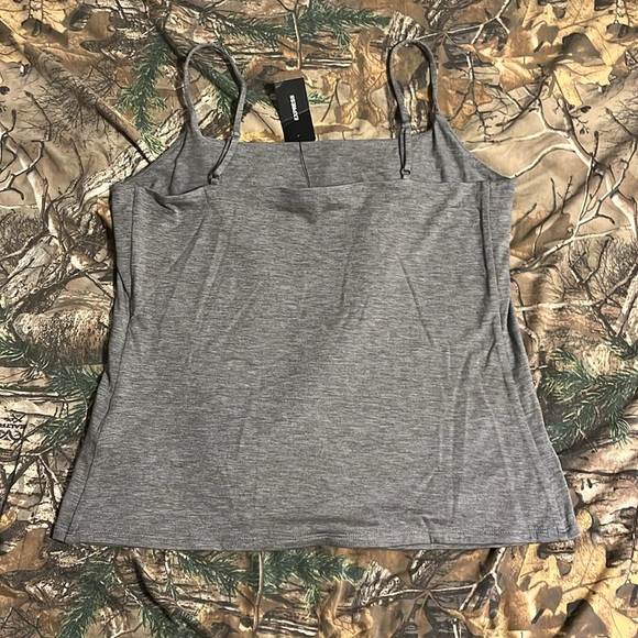 Express Spaghetti Strap - Picture 2 of 3